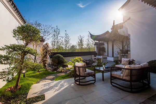 Outdoor & Public Furniture