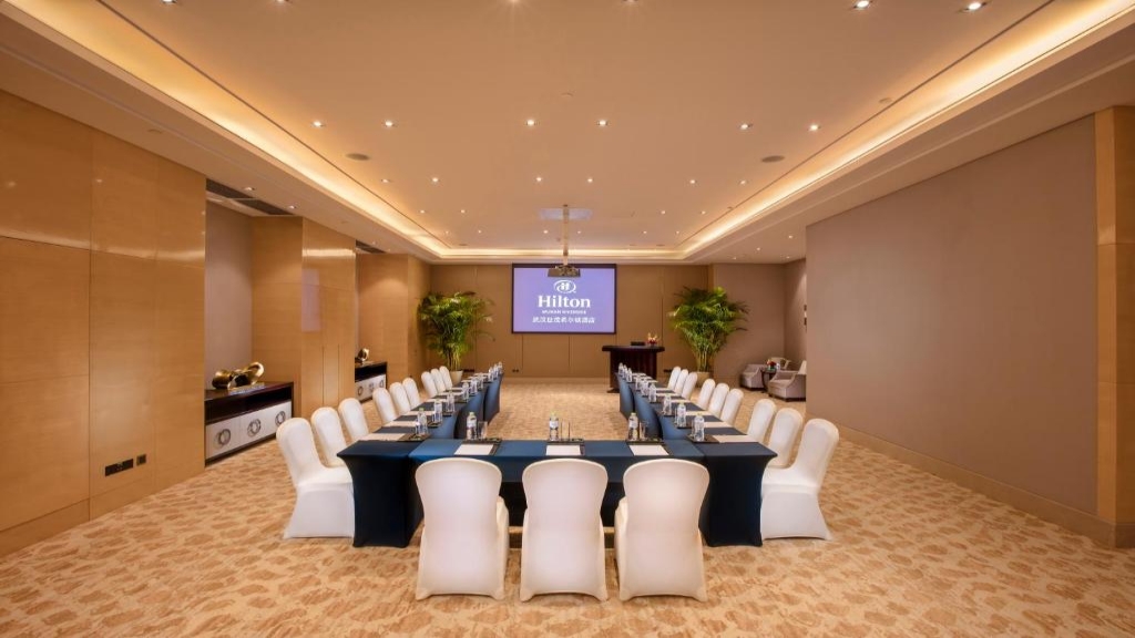 Hilton-Approved Conference Sets: Swift Lock Modular Desks & ErgoAir Chairs(main picture) Hilton-Approved Conference Sets: Swift Lock Modular Desks & ErgoAir Chairs(main picture)