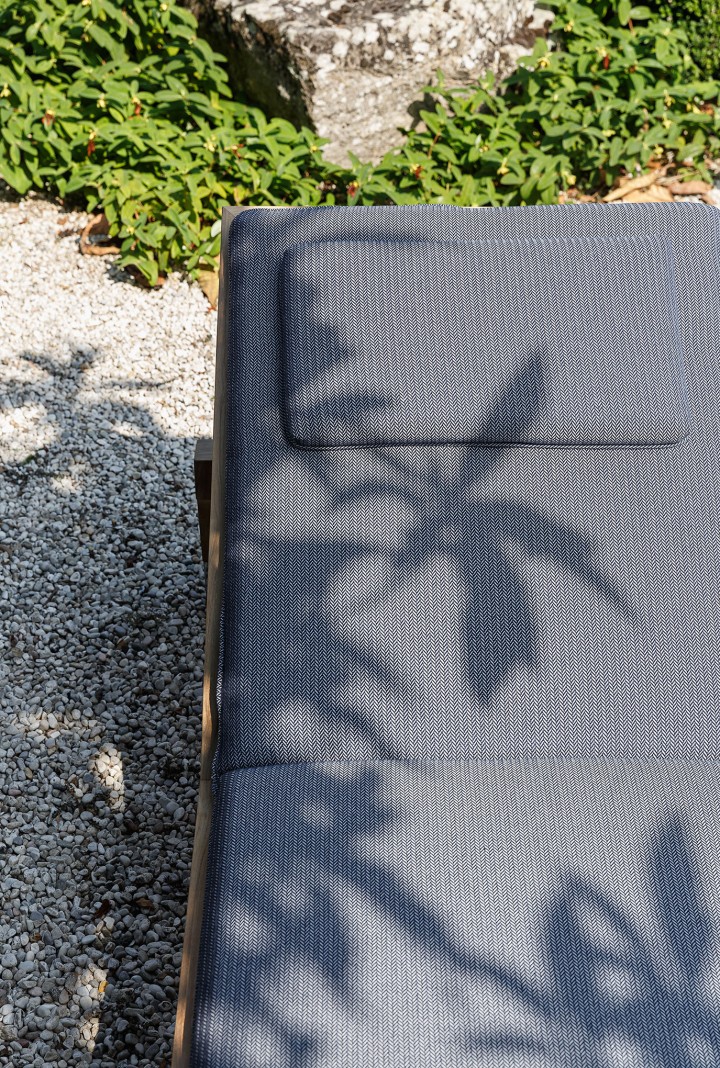 1.Monsoon-Proof Teak Lounger Set: Quick-Drain Table & Alloy-Foot Cover Chairs(main picture) 1.Monsoon-Proof Teak Lounger Set: Quick-Drain Table & Alloy-Foot Cover Chairs(main picture)